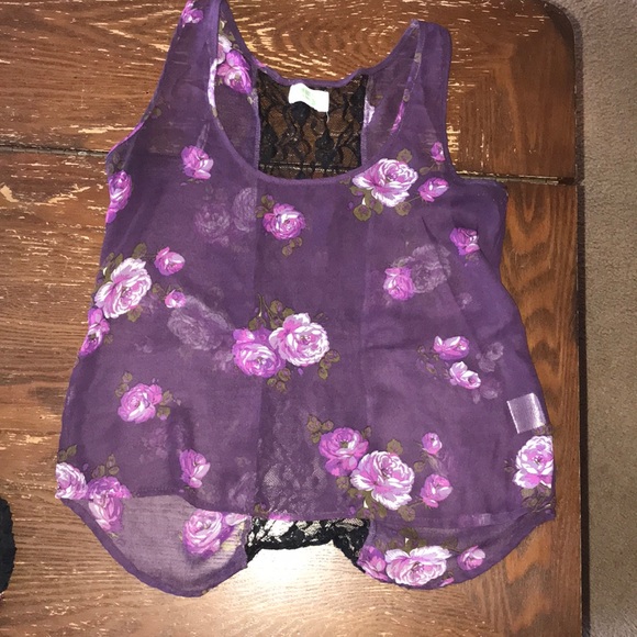 Selena Gomez Tops - ✨2 for $15✨ Float sheer tank